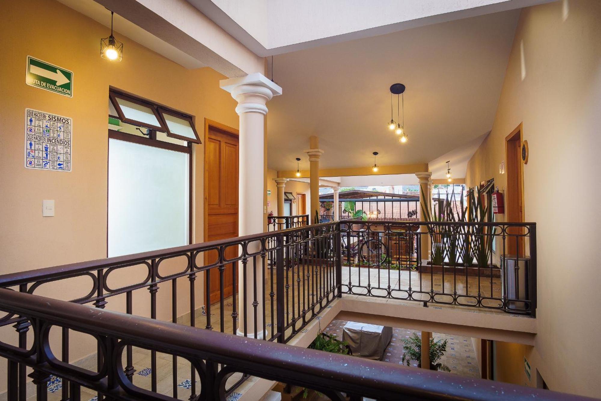 Tierra Alta Hostal San Cristobal de las Casas Luaran gambar