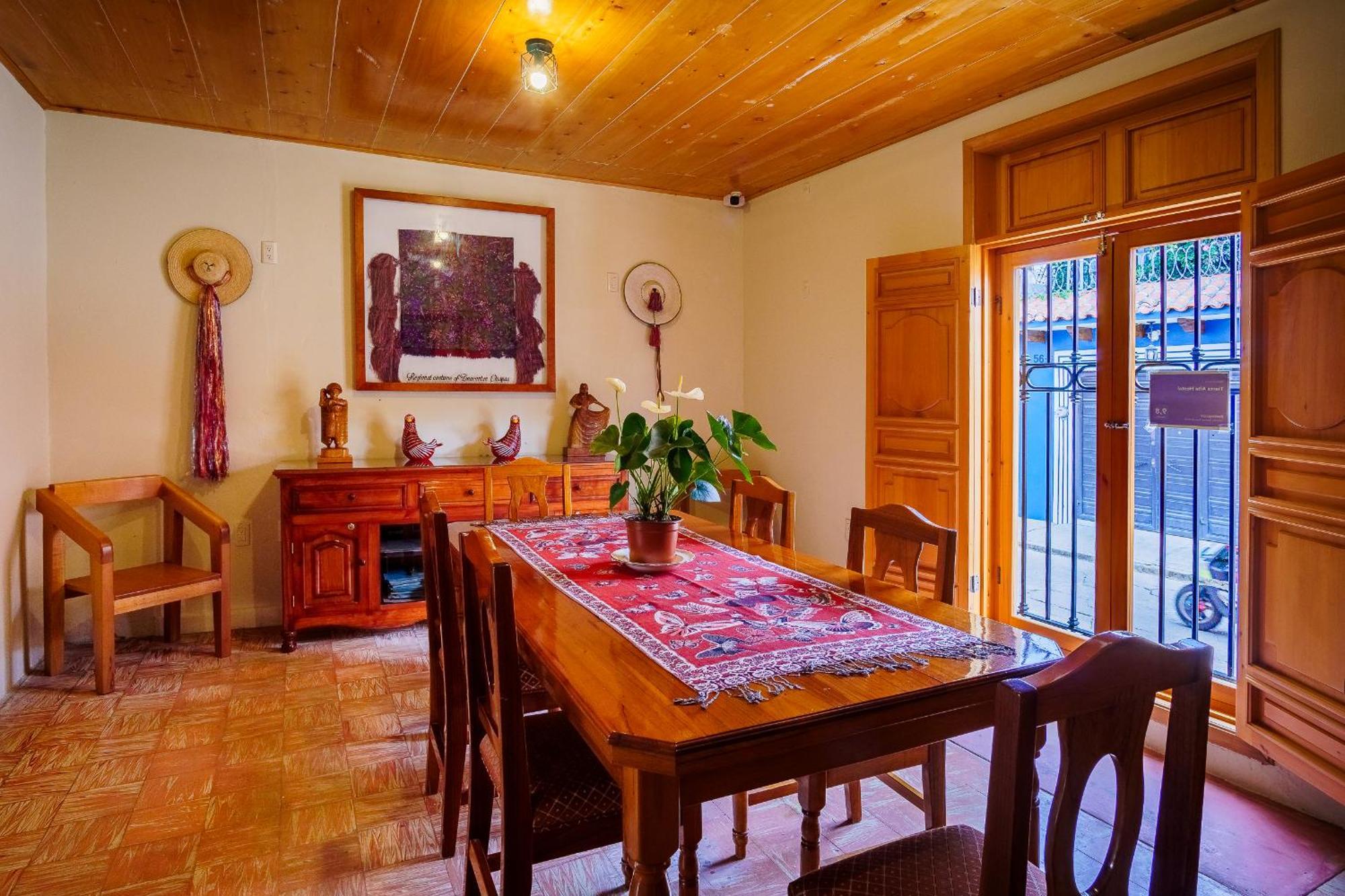 Tierra Alta Hostal San Cristobal de las Casas Luaran gambar
